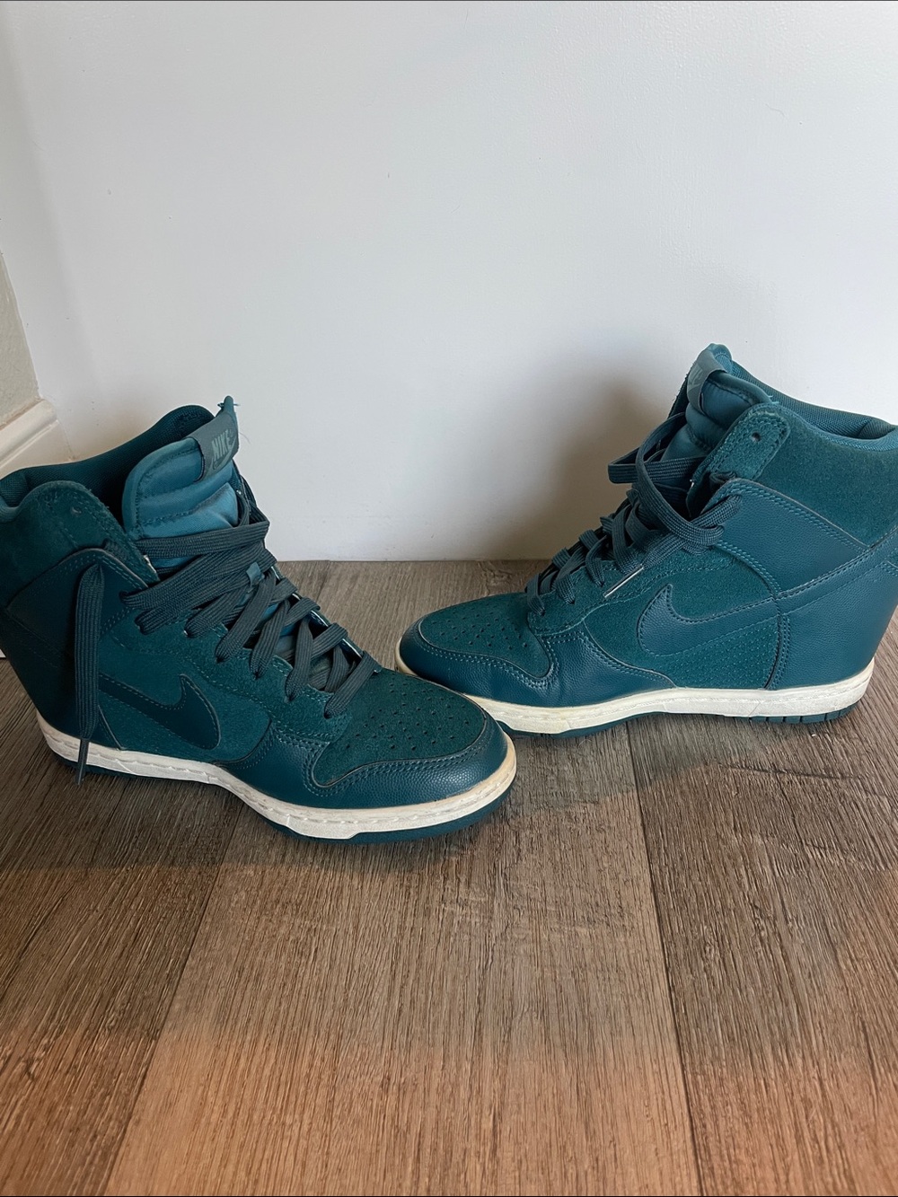 Nike Women’s Dunk Sky High Wedge Teal High-Top Sneakers - Picture 3 of 7